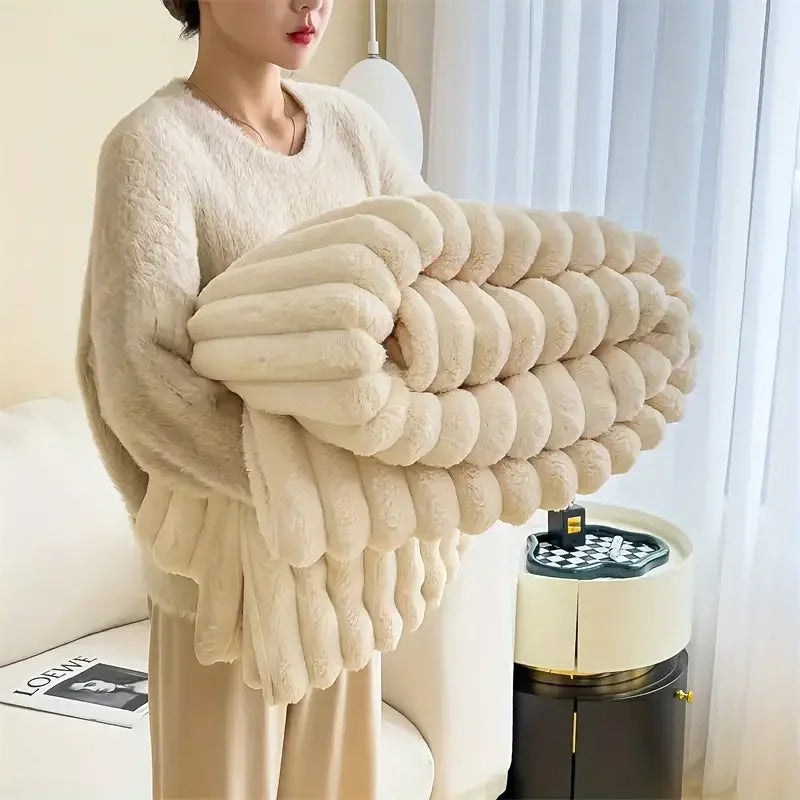 Light Luxury Solid Color Rabbit Velvet Blanket – Warmth & Elegance Combined