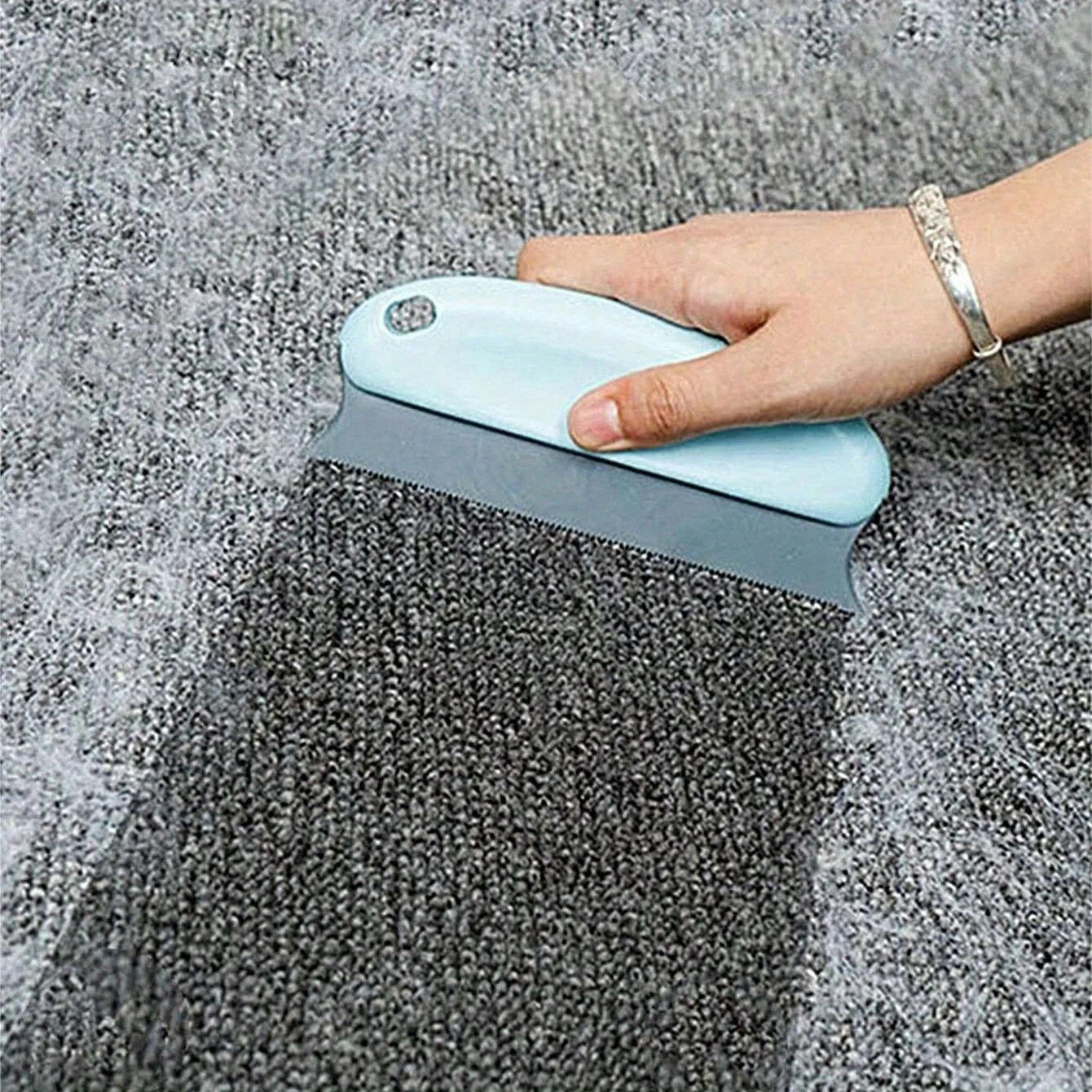 Effective Pet Hair Remover Brush for Cats and Dogs – Gently Shaves Wool & Cleans Fur
